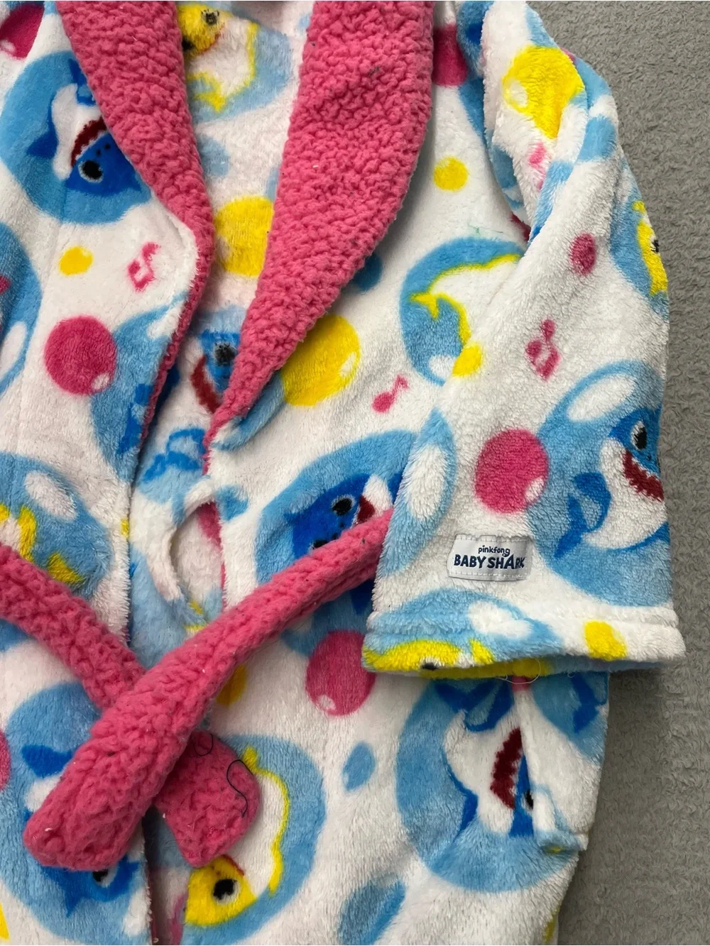 Pinkfong Baby Shark Bathrobe Toddler Girls Size 4T